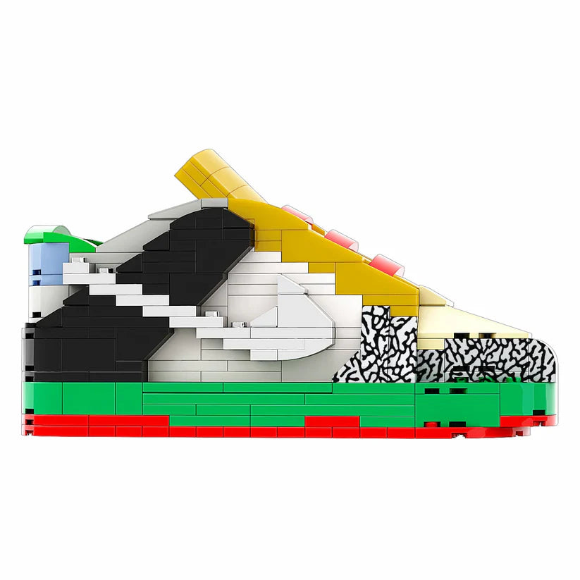 SB LOW WHAT THE DUNK SNEAKER BRICKS