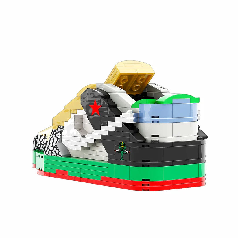 SB LOW WHAT THE DUNK SNEAKER BRICKS